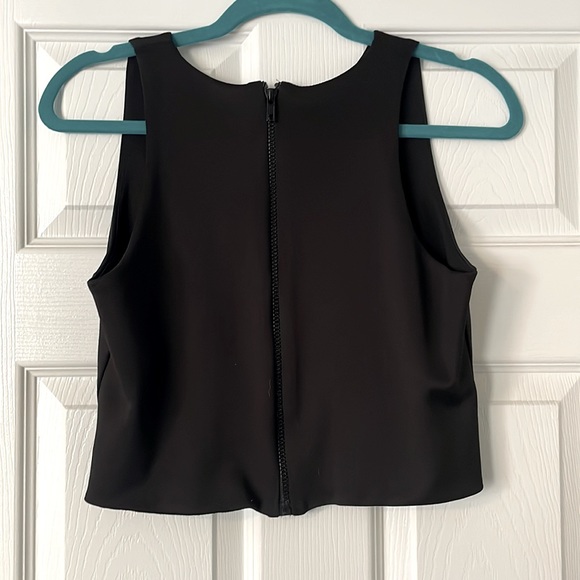 Design Lab Crop Top - Picture 2 of 2